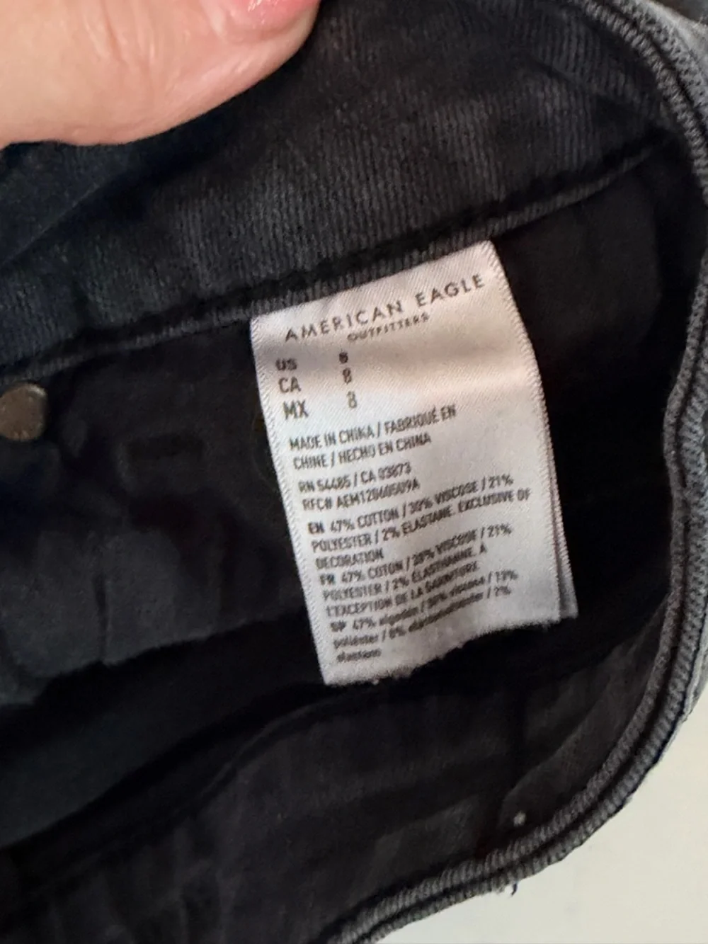 American Eagle Next Level Stretch Black Wash Distressed Jean Shorts Sz 8 - Picture 12 of 12
